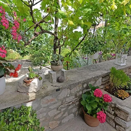 Apartamento With A Parking Space Veli Losinj, Losinj - 21185 Veli Lošinj