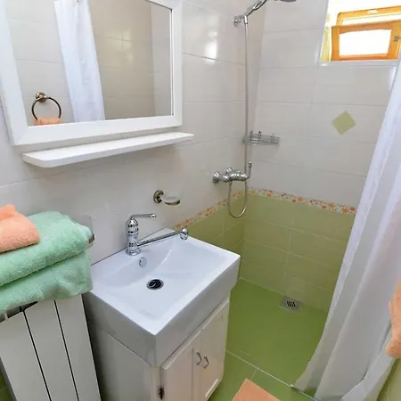 Apartamento With A Parking Space Veli Losinj, Losinj - 21185 Veli Lošinj