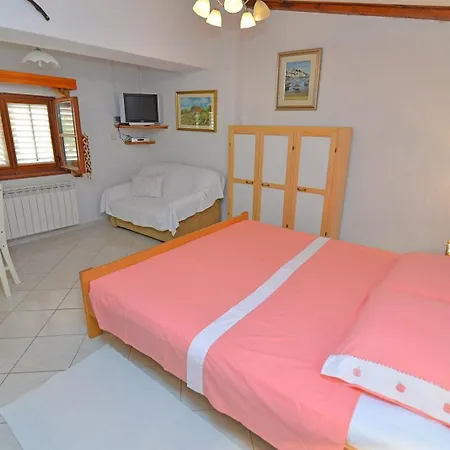 With A Parking Space Veli Losinj, Losinj - 21185 Apartamento Veli Lošinj