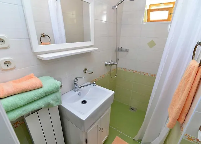 Apartamento With Parking Space Veli Losinj, Losinj - 21185 Veli Lošinj