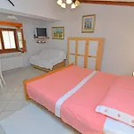With Parking Space Veli Losinj, Losinj - 21185 Appartement Veli Lošinj