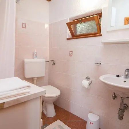 Appartamento With Parking Space Veli Losinj, Losinj - 21185 Lussingrande