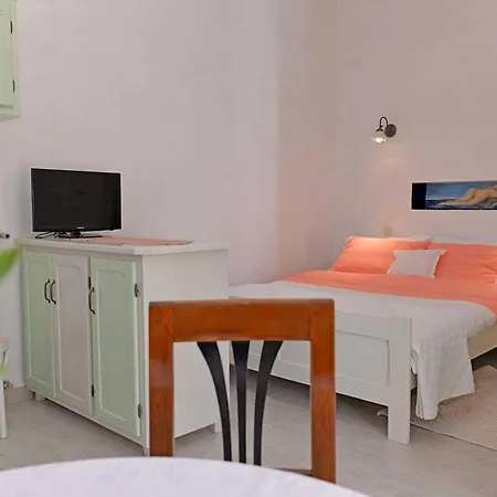 With Parking Space Veli Losinj, Losinj - 21185 Apartment *