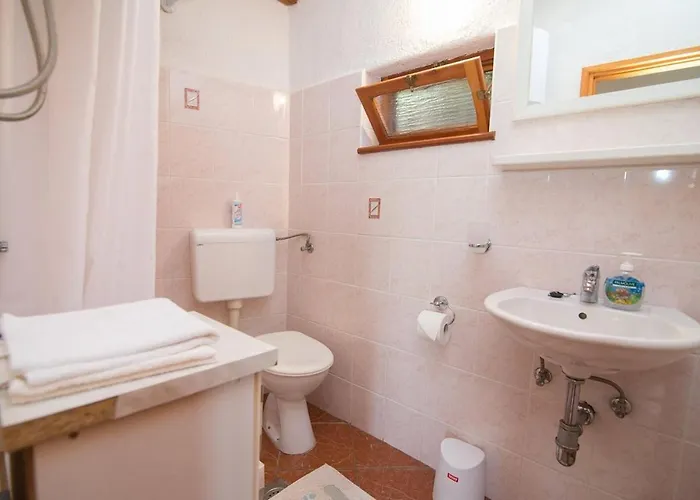 Apartman With Parking Space Veli Losinj, Losinj - 21185 Veli Lošinj