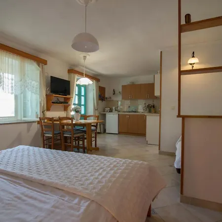 Apartment With Parking Space Veli Losinj, Losinj - 21185 Veli Lošinj